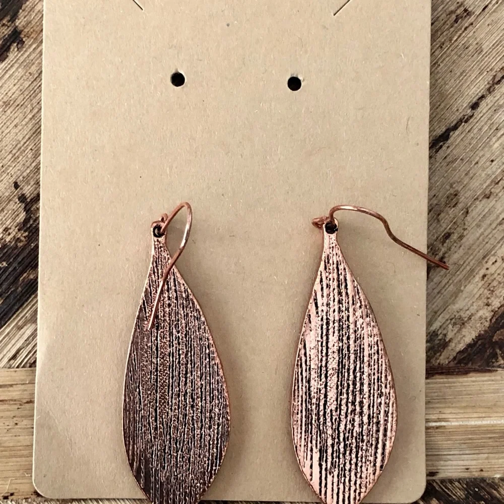 Turquoise Style Leaf Drop metal Earrings. Brand New. Boho style. - Picture 3 of 3